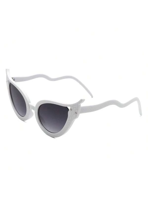 Women's Fashion High Pointed Cat Eye Sunglasses With Wavy Design White/Grey